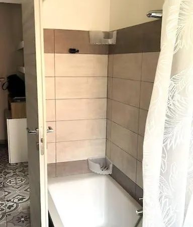 Apartmán Monolocale Tiburtina Luminoso, Centrale, Silenzioso E Con Parcheggio Antistante *